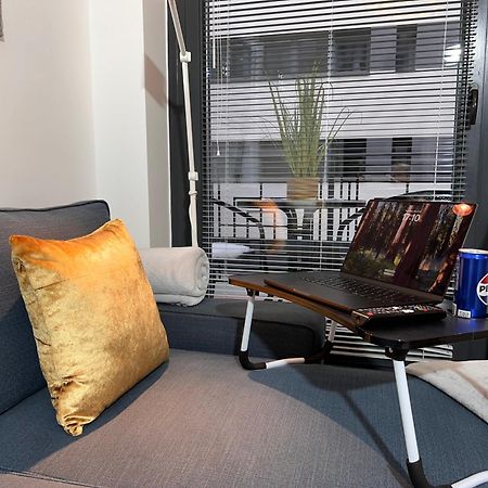 Luxe Central Studio With Pool, Parking & Ac Budapest Exterior photo