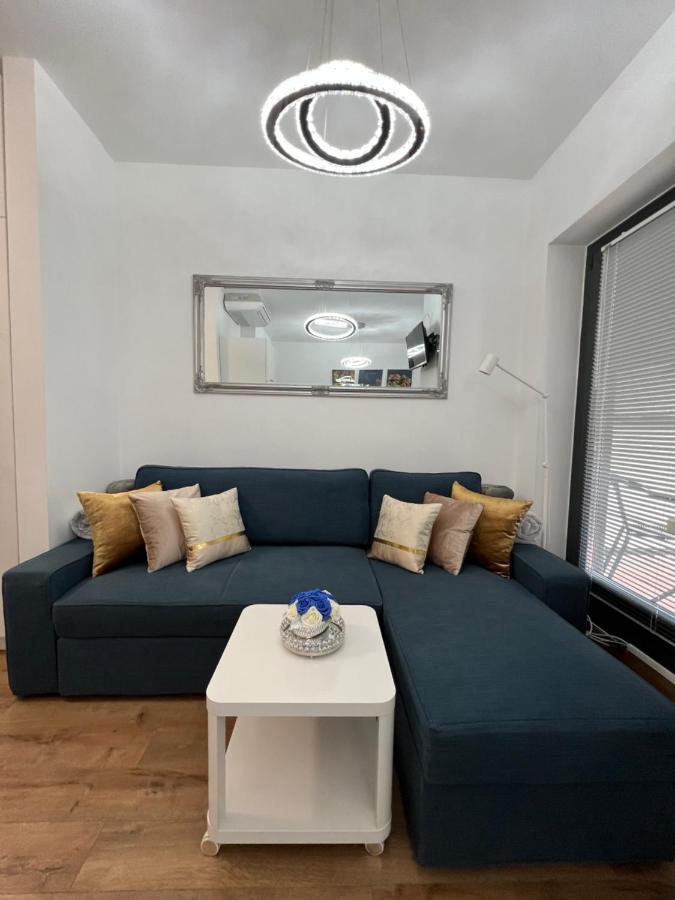 Luxe Central Studio With Pool, Parking & Ac Budapest Exterior photo