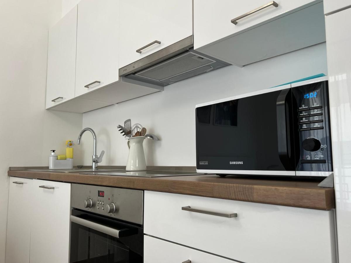 Luxe Central Studio With Pool, Parking & Ac Budapest Exterior photo