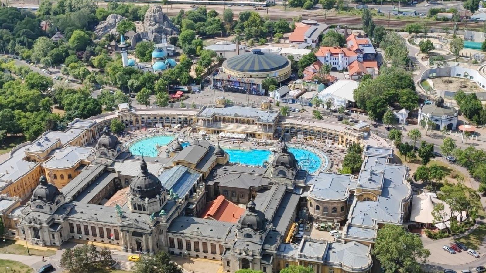 Luxe Central Studio With Pool, Parking & Ac Budapest Exterior photo