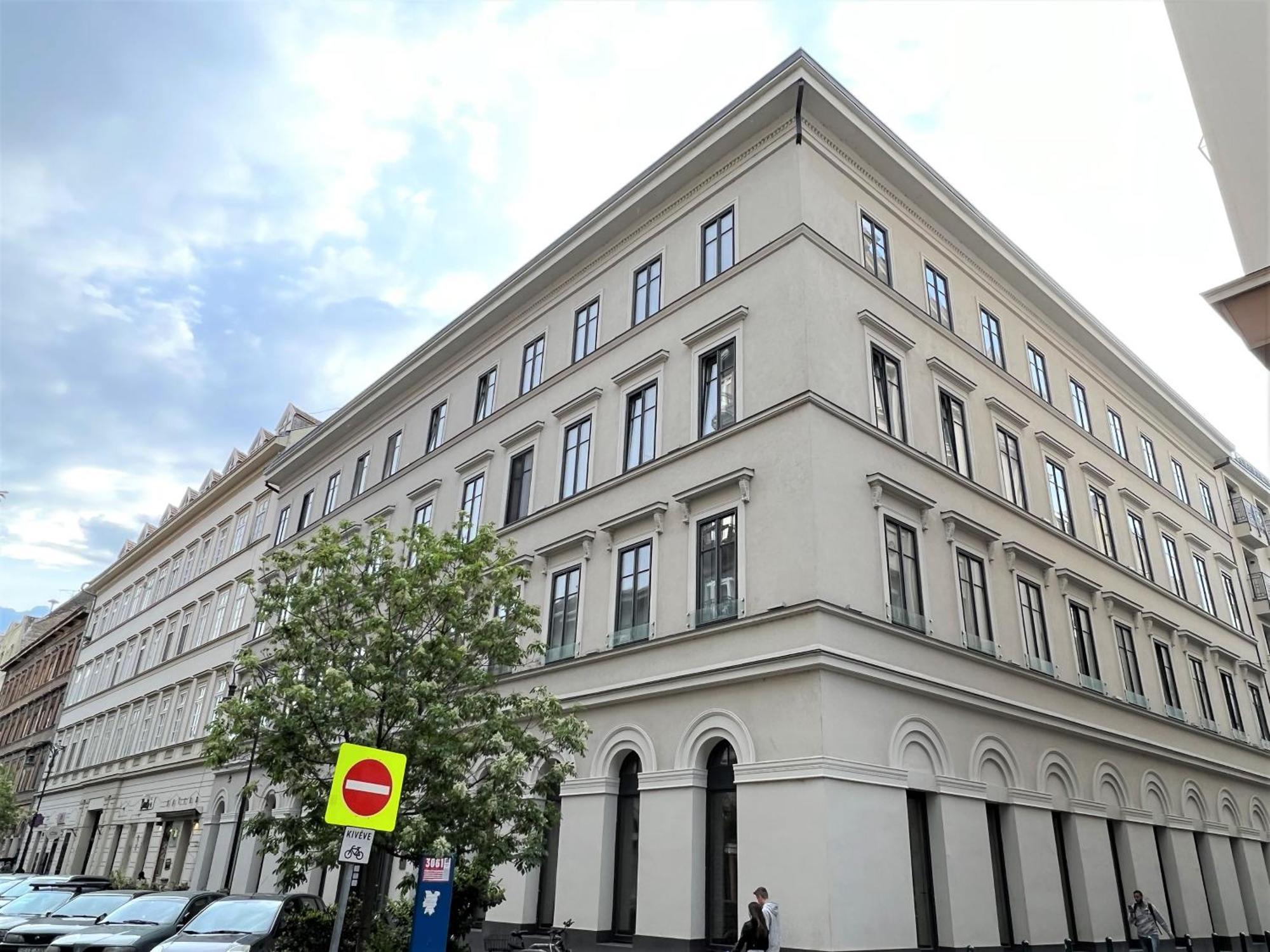 Luxe Central Studio With Pool, Parking & Ac Budapest Exterior photo