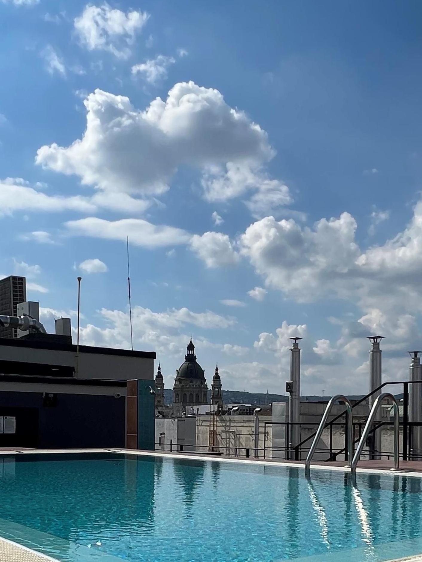 Luxe Central Studio With Pool, Parking & Ac Budapest Exterior photo